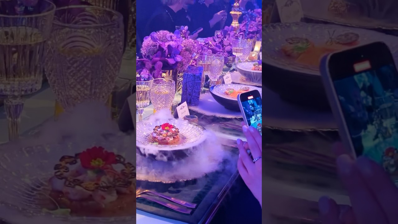 The Purple Rain Dinner Show in Vienna #event #food #design #luxury #entertainment #vienna #flowers