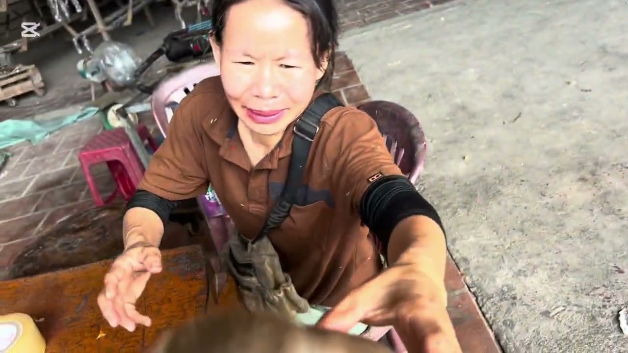 Mary doesn’t want to take a shower #monkey #mary #animals