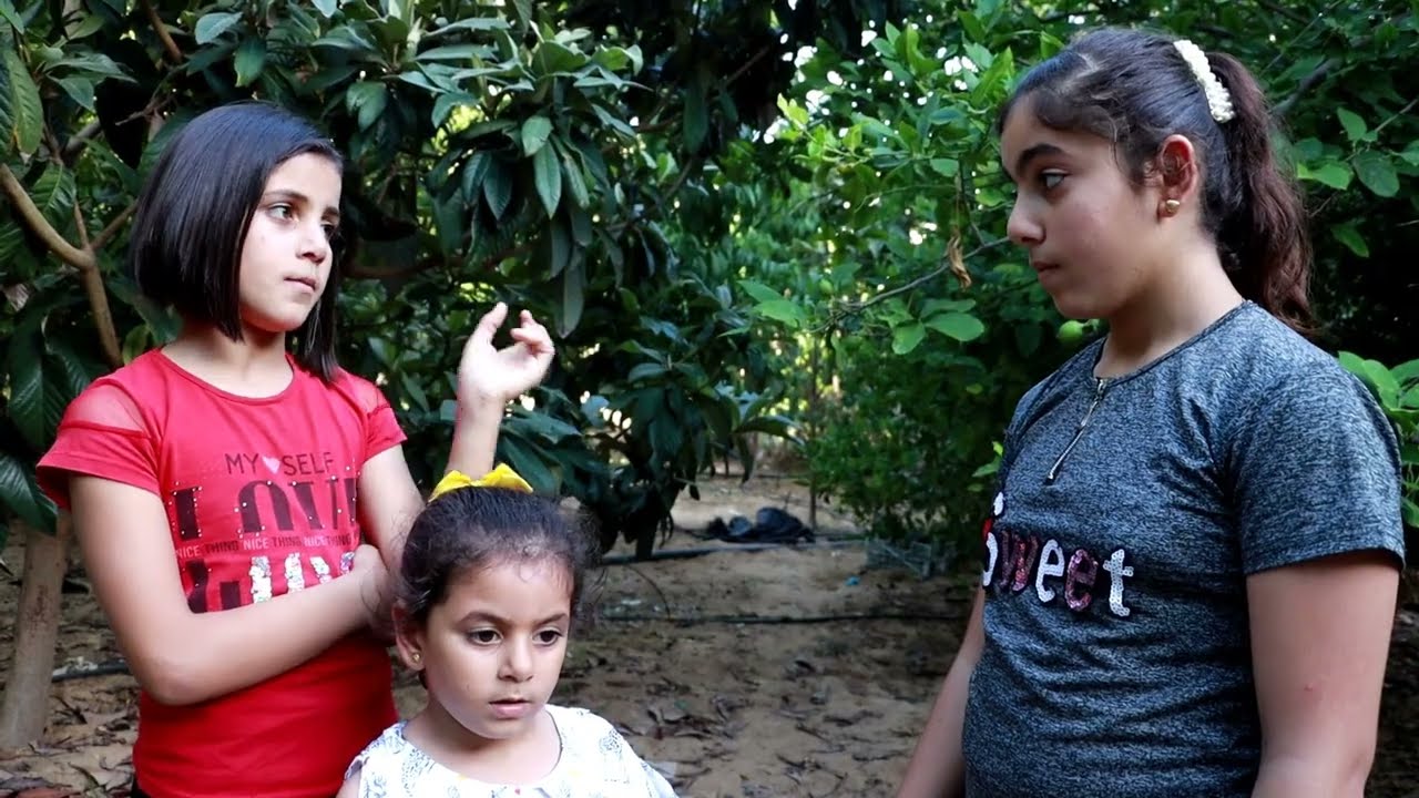 لما بنتك تشوف حرامي مجنون بدو يهرب وتقبض عليه وتنزلو في حفرة غويطة😱