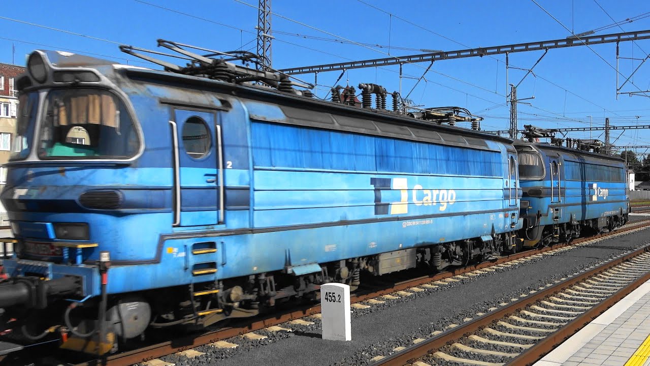 🇨🇿❗(abgeb&uuml;gelt)❗😯CD Cargo durchrauscht mit 2 Laminatka BR230 den Bahnhof Cheb/ Eger