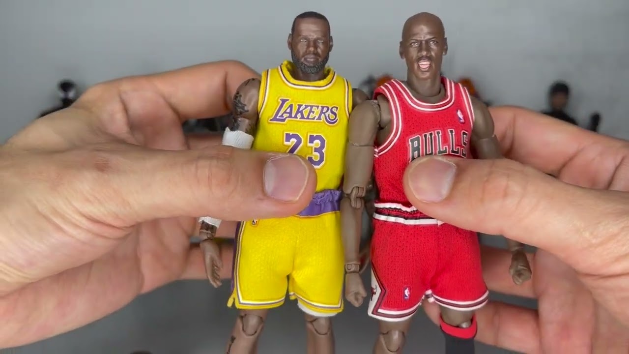 Medicom Mafex LeBron James