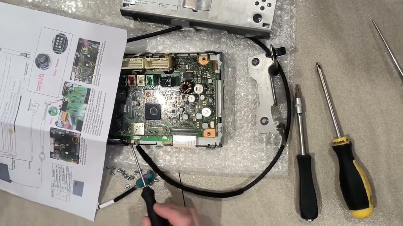 Краткая инструкция по разборке модуля верхнего экрана Infiniti QX50 J55 2018+