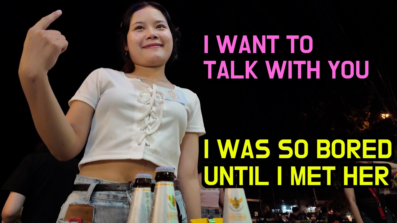 Her beautiful smile transformed this boring rural Thai city into an attractive place to visit