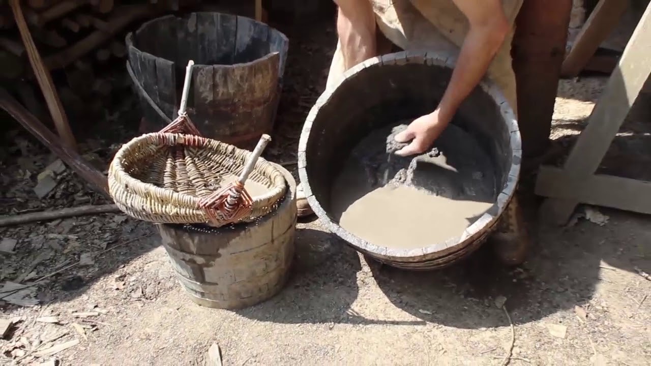 Petits pots dans les grands : la décantation de l'argile