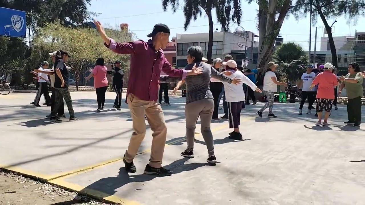 CUMBIA BUENA/BAILANDO CON MARCELO ROSAS