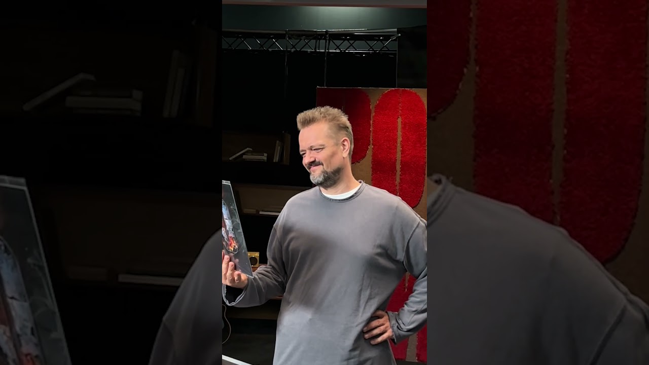 Виниловый проигрыватель ННАДА? 🤣🎁