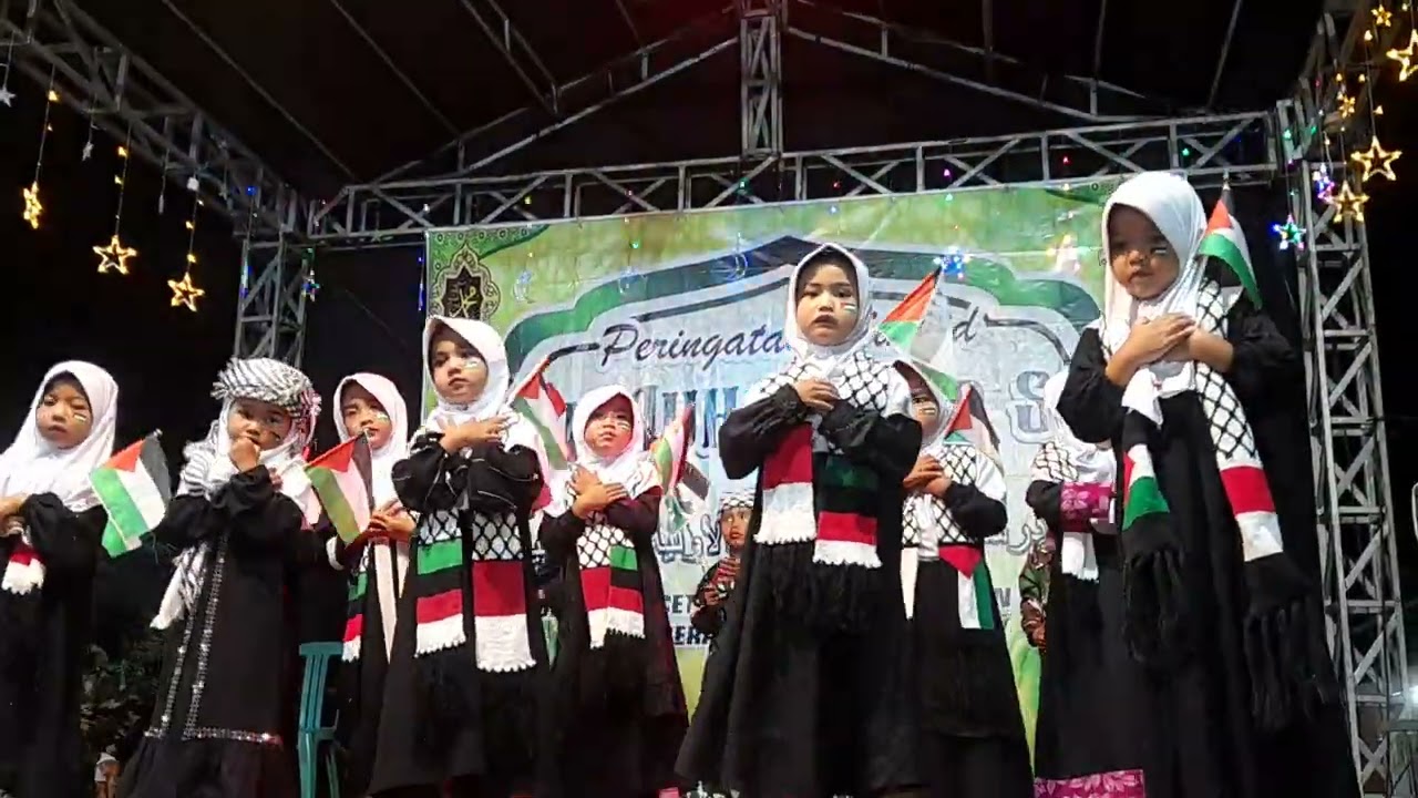 Tampil di panggung bersama temen2 kk Drama palestina