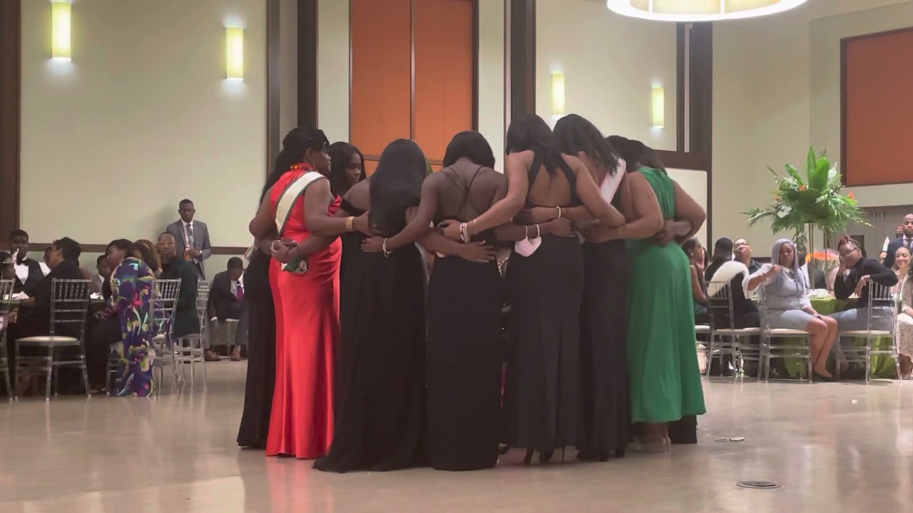 Alpha Kappa Alpha Sorority, Inc. | The Original Beta Alpha Chapter | Homecoming Coronation Serenade