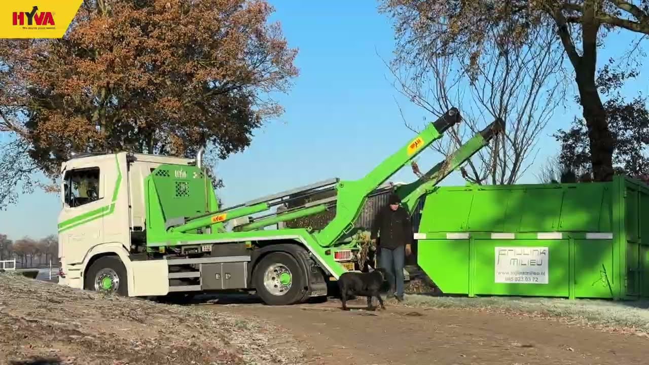 Efficient container transport with Scania and Hyva skiploader – Frijlink Milieu