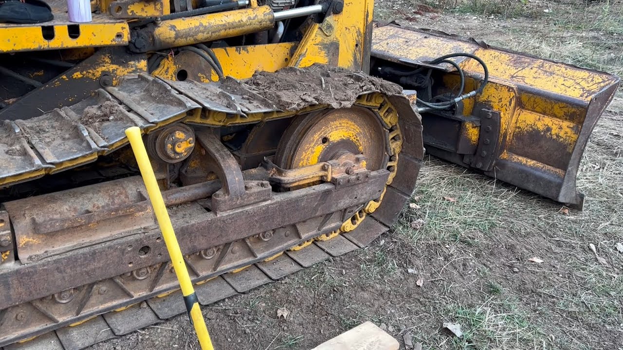 Ремонт сальника регулятора гусеничной ленты John Deere 550