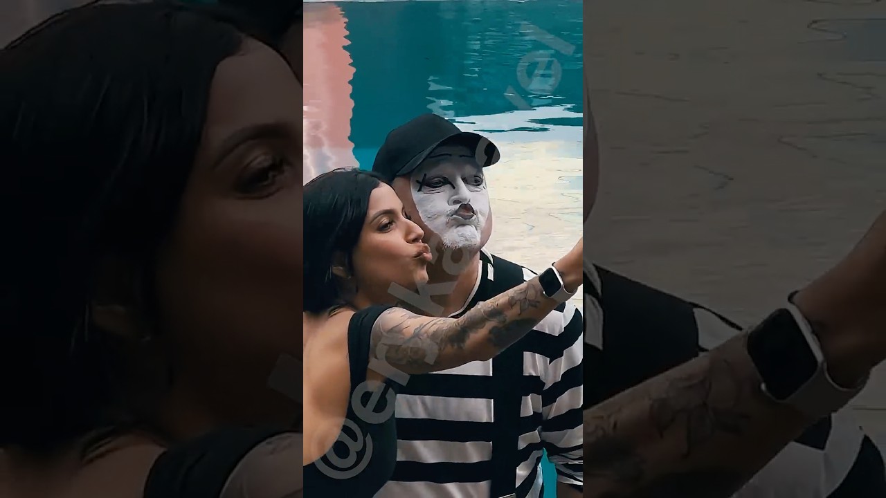 The mime's timing was absolutely perfect 🤣 Tom Seaworld #seaworldmime #funny #shorts