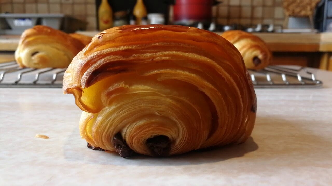 pain au chocolat/panini all cioccolate/chocolatine/cioccolatine