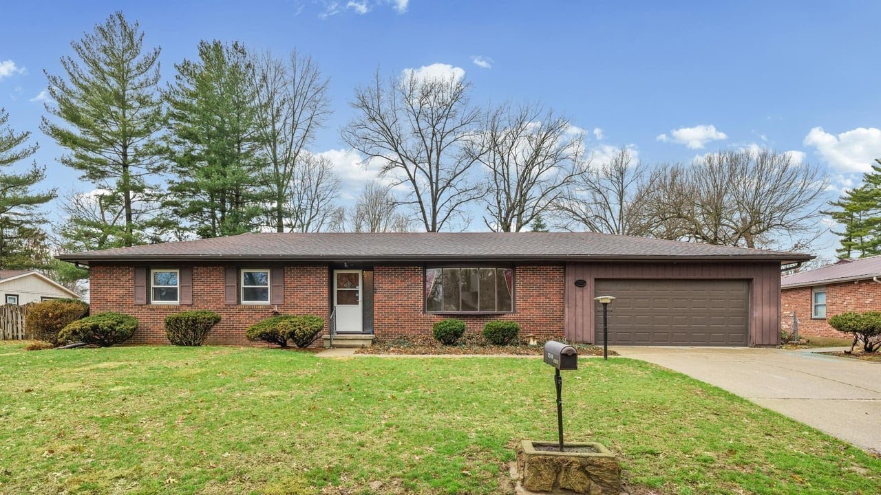 3248 Vista Dr, Danville, IL