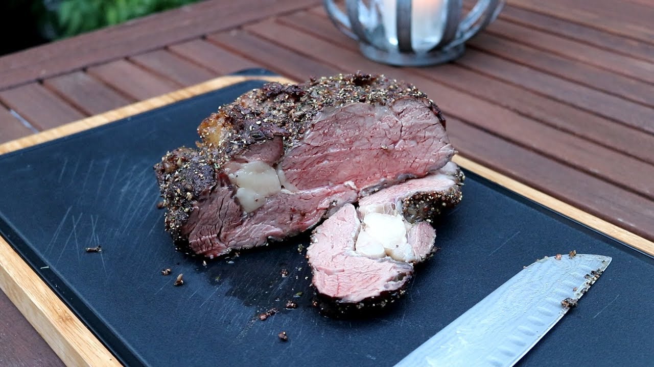 Entrecote mit einer Pfefferkruste, schön langsam gegart