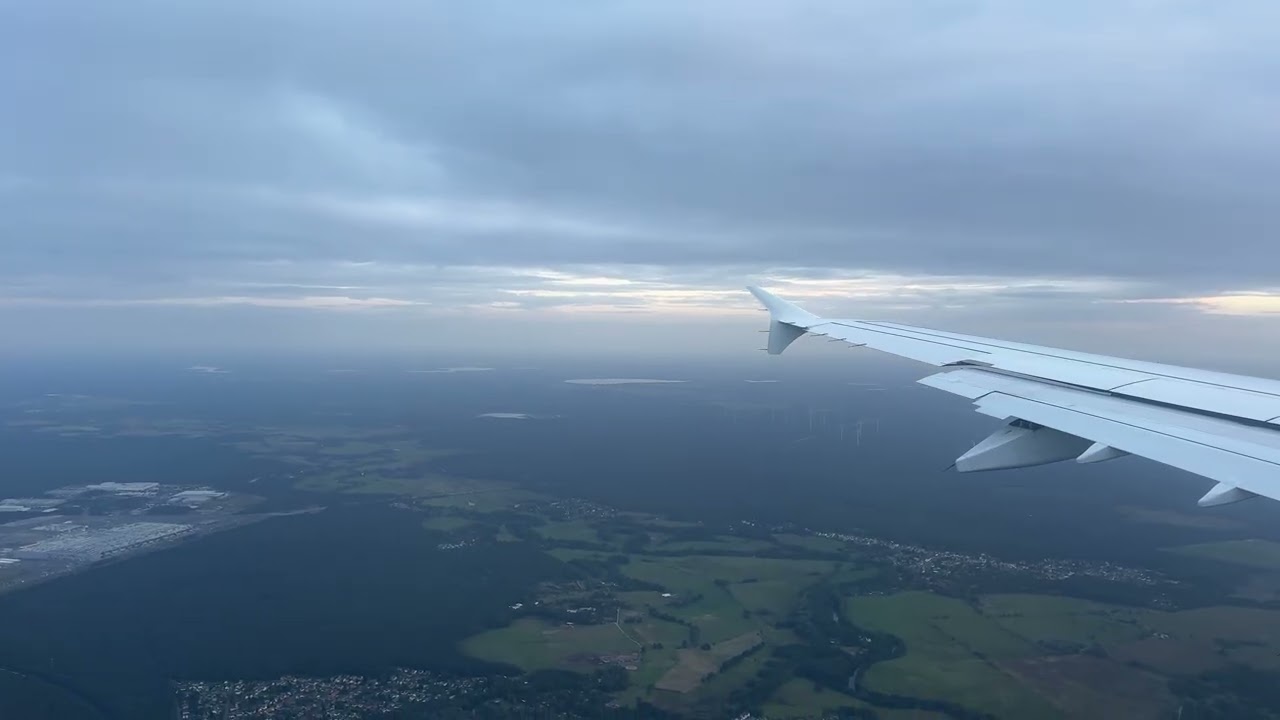 Lufthansa Airbus A321 landing in Berlin (BER) 05OCT2025