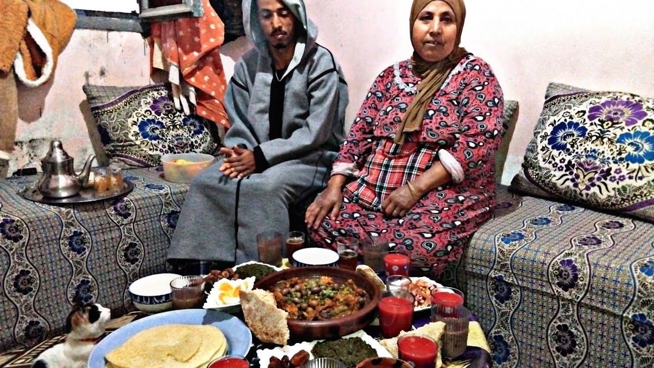 سفيان اول ظهور ليه معاكم في مائذة الإفطار في هد شهر🌙الفضيل. اليوم 4 وجدت ليهم طاجين 0620169684