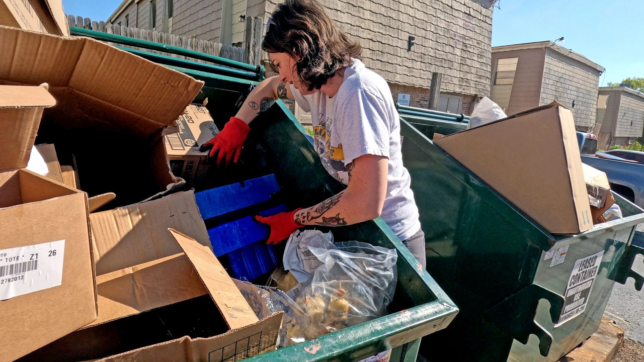 WE'RE HOME! Let's Go Dumpster Diving!!