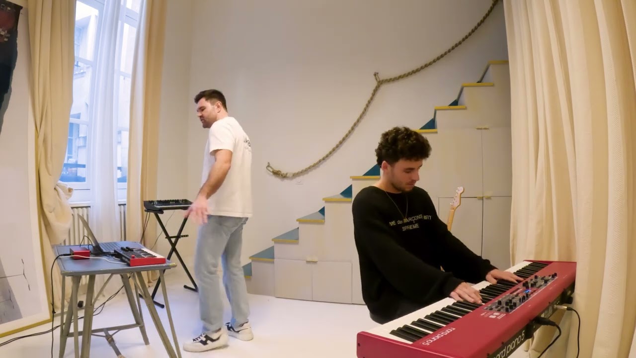 Amour Propre live session in Paris