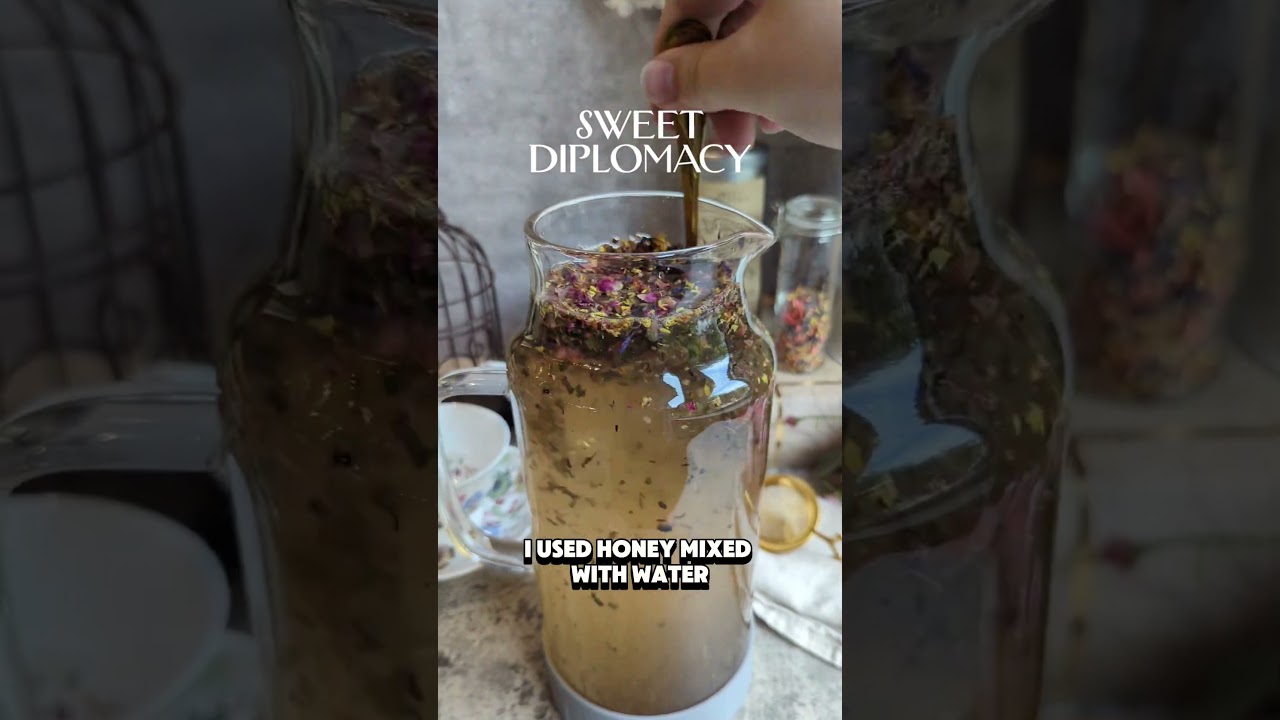 How to make cold brew tea with a loose leaf blend! ❄️🌿 #TeaLovers #ColdBrew #OrganicTea #Summer