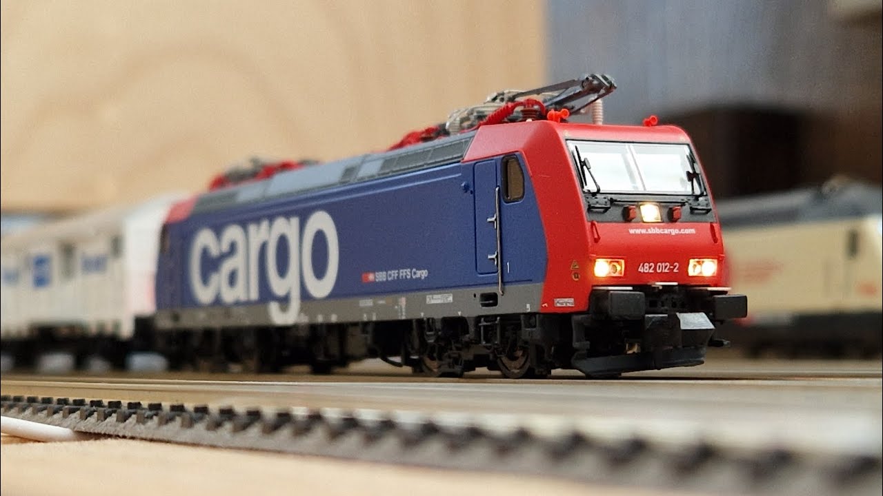 Passage de la Re 482 012-2 CFF Cargo de Piko (N / 1:160) sur mon r&eacute;seau 