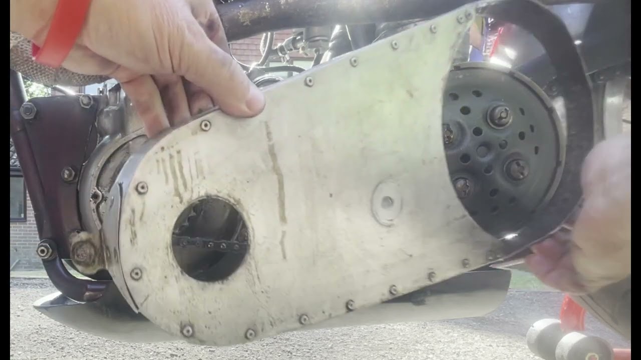 Clutch Slipping does it need a rebuild - Triumph Speed Twin 1938
