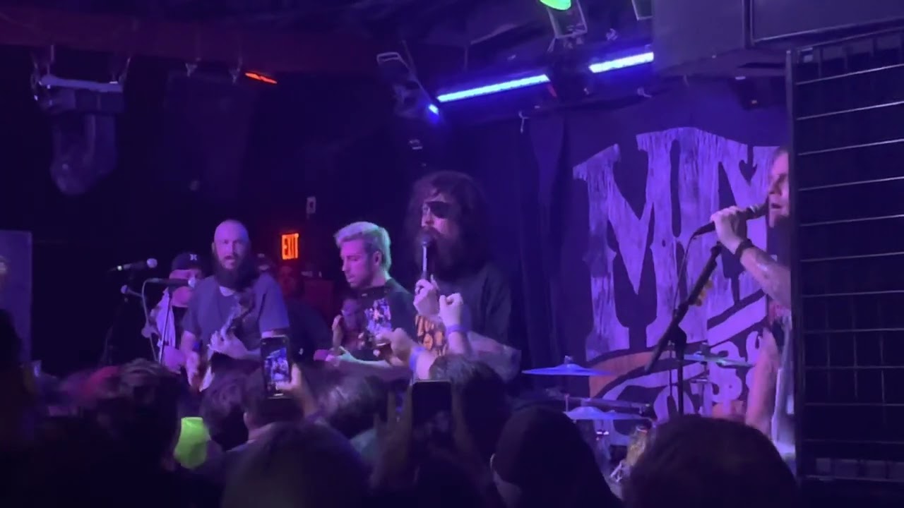 Maylene & The Sons of Disaster - Listen Close (Live)