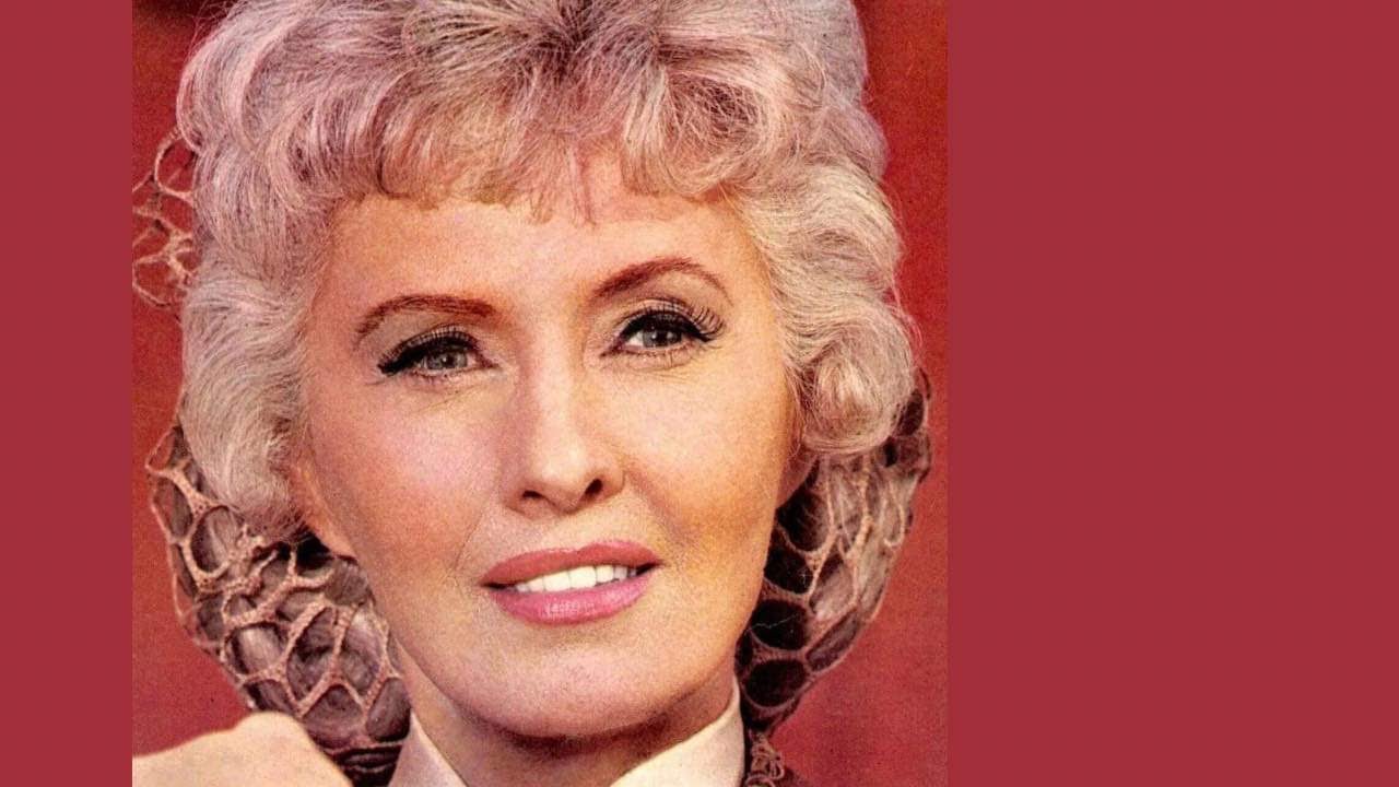 12 Sweet Photos of Barbara Stanwyck