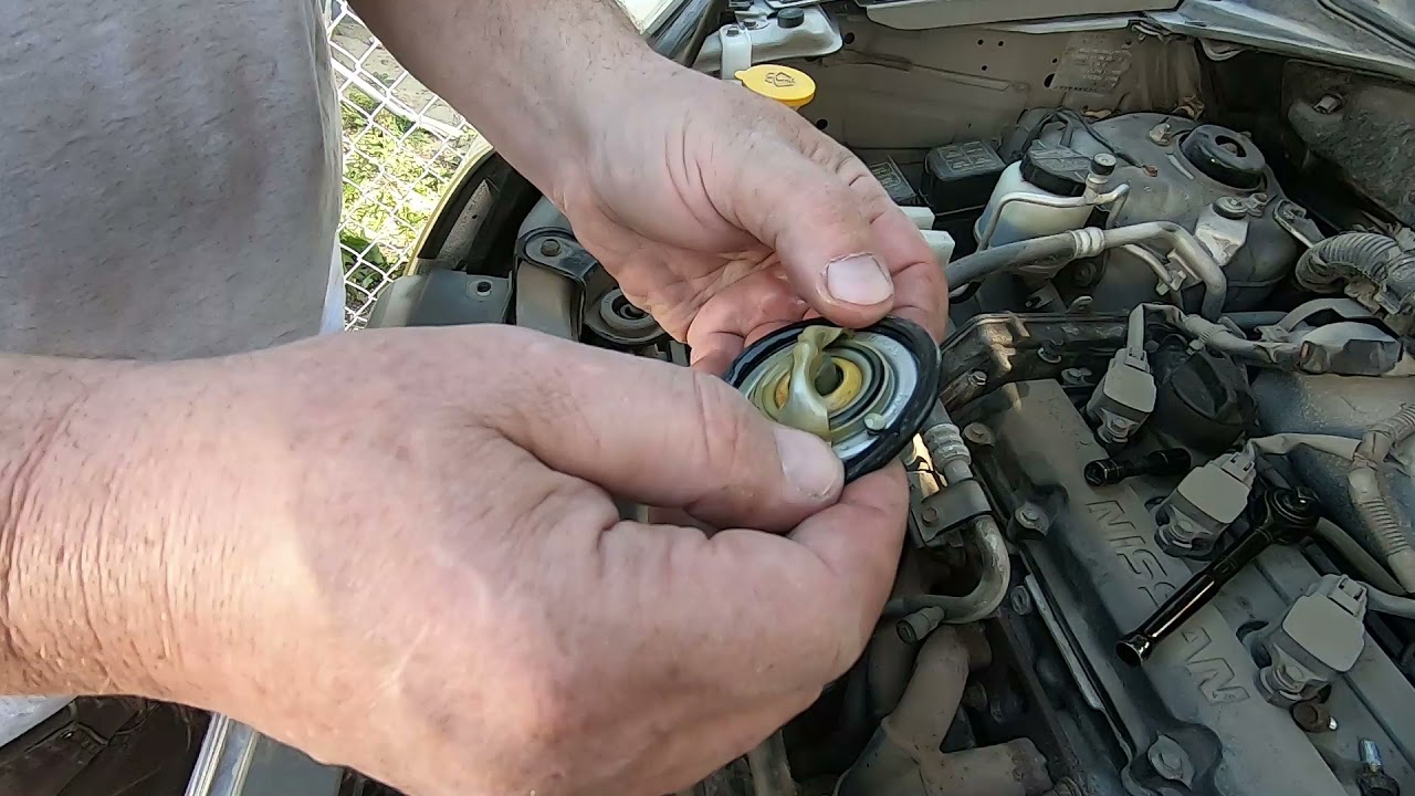 NISSAN X-TRAIL thermostat change