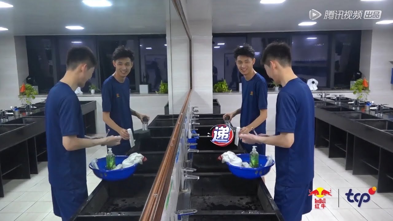 救火回来张翰手软到没法挤牙膏，秦霄贤乐了：用我的不用挤 | 一往无前的蓝 First In Last Out