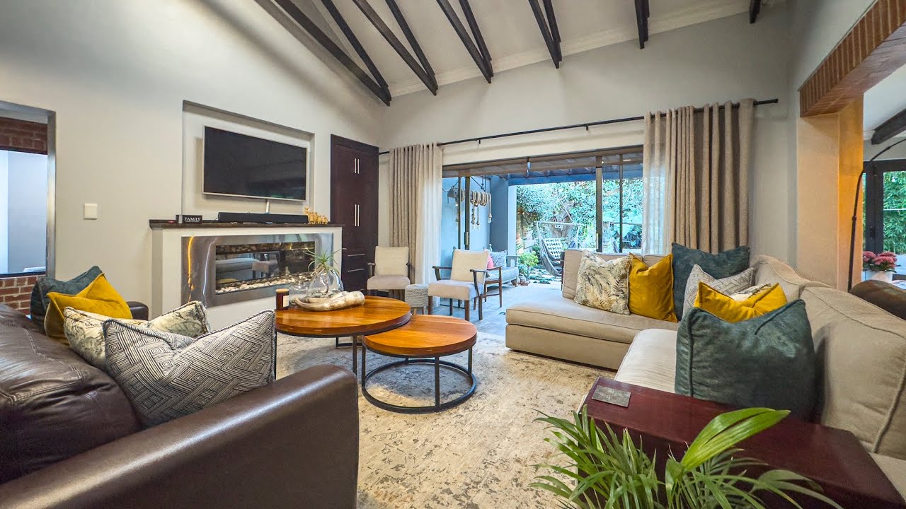 Exquisite Single-Level Retreat on a Prime Corner Stand in Midstream Ridge