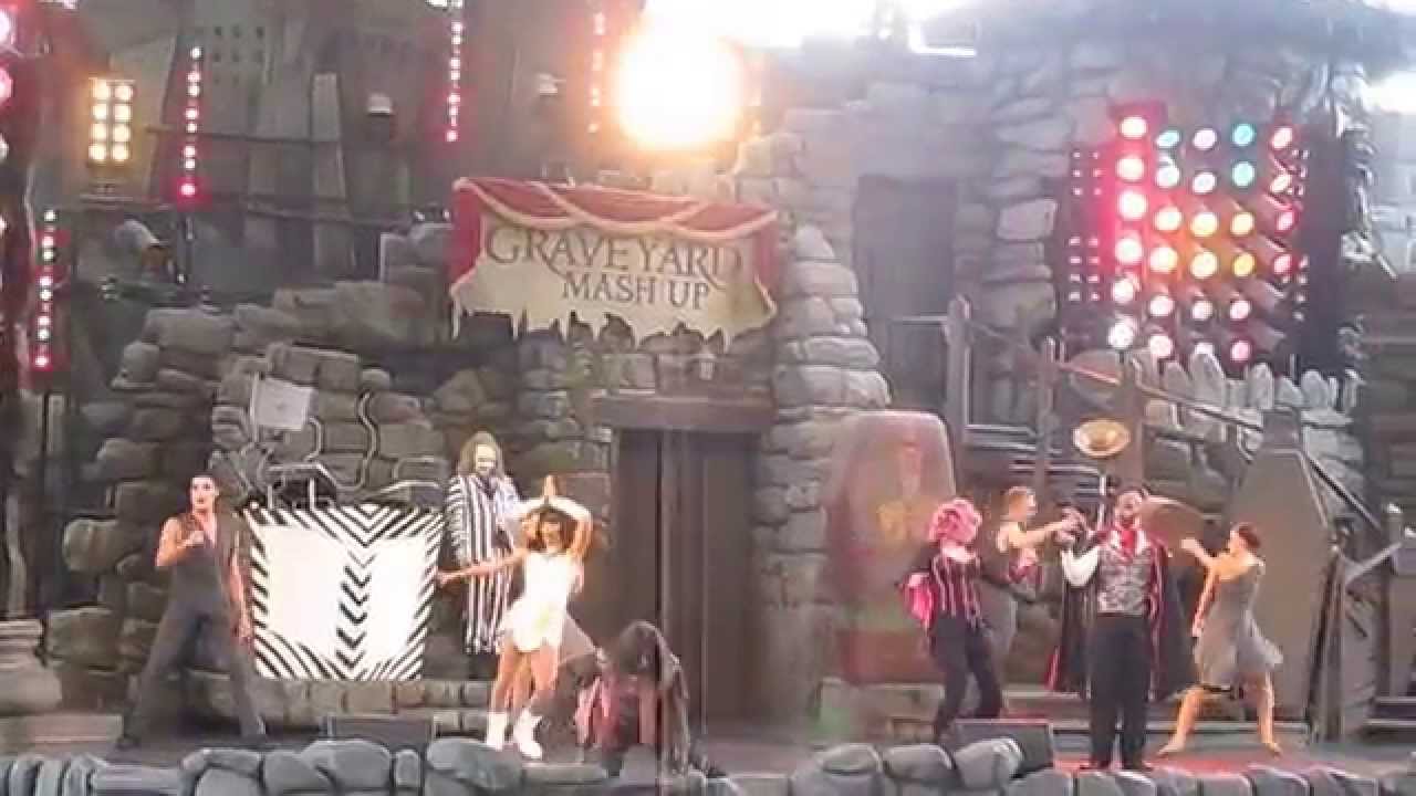 Beetlejuice's Graveyard Revue Full Show at Universal Orlando(10-21-15)