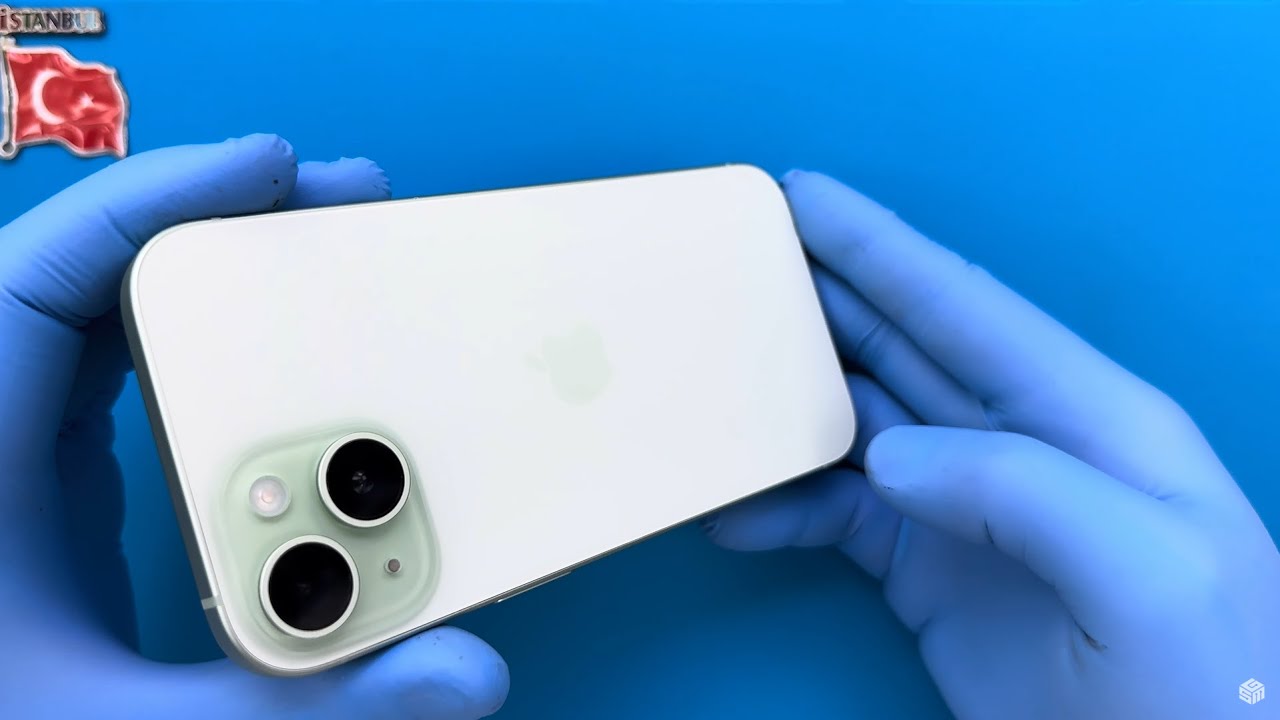 Замена чехла на iPhone 15