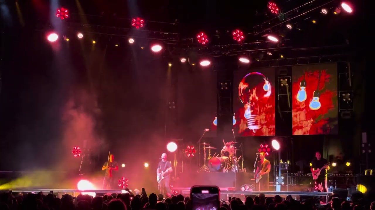 ⁠ ​⁠@yellowcard​⁠​⁠​⁠​⁠​⁠​⁠ ​⁠at Yuengling Center Tampa - empty apartment - July 2023