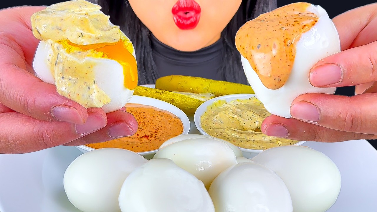 ASMR SOFT BOILED EGGS DIPPED IN SAUCE | EATING SOUNDS | MUKBANG