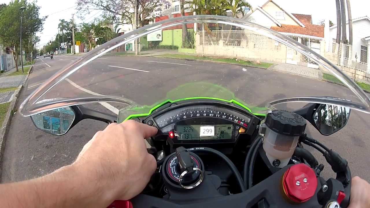 ZX10R - explicando algumas funções da moto (Controle de potência e Tração) e painel