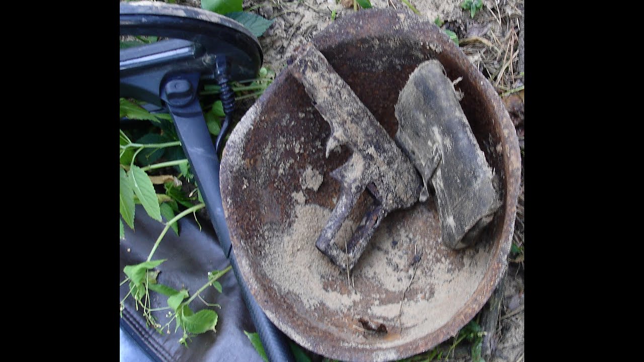 War archaeology. Digging up WW2 trenches (Sand Trophies)