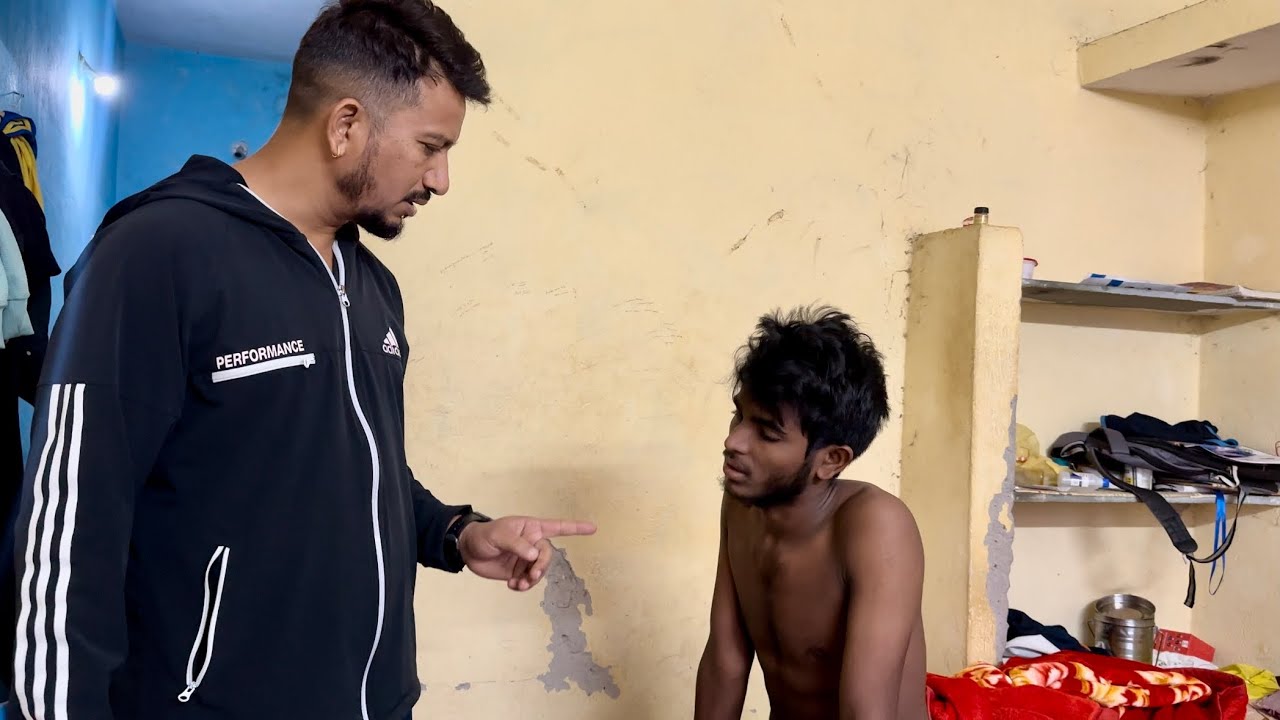 😱रूम में क्या कर रहा था ये लड़का जब  सर पहुँचे हॉस्टल |
