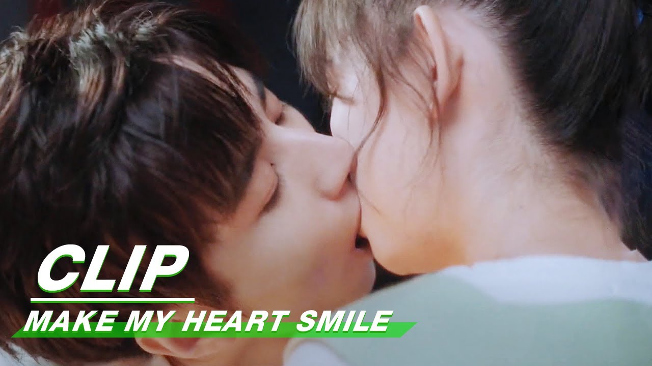 Clip: Let Me Feed You With My Mouth | Make My Heart Smile EP22 | 扑通扑通喜欢你 | iQiyi