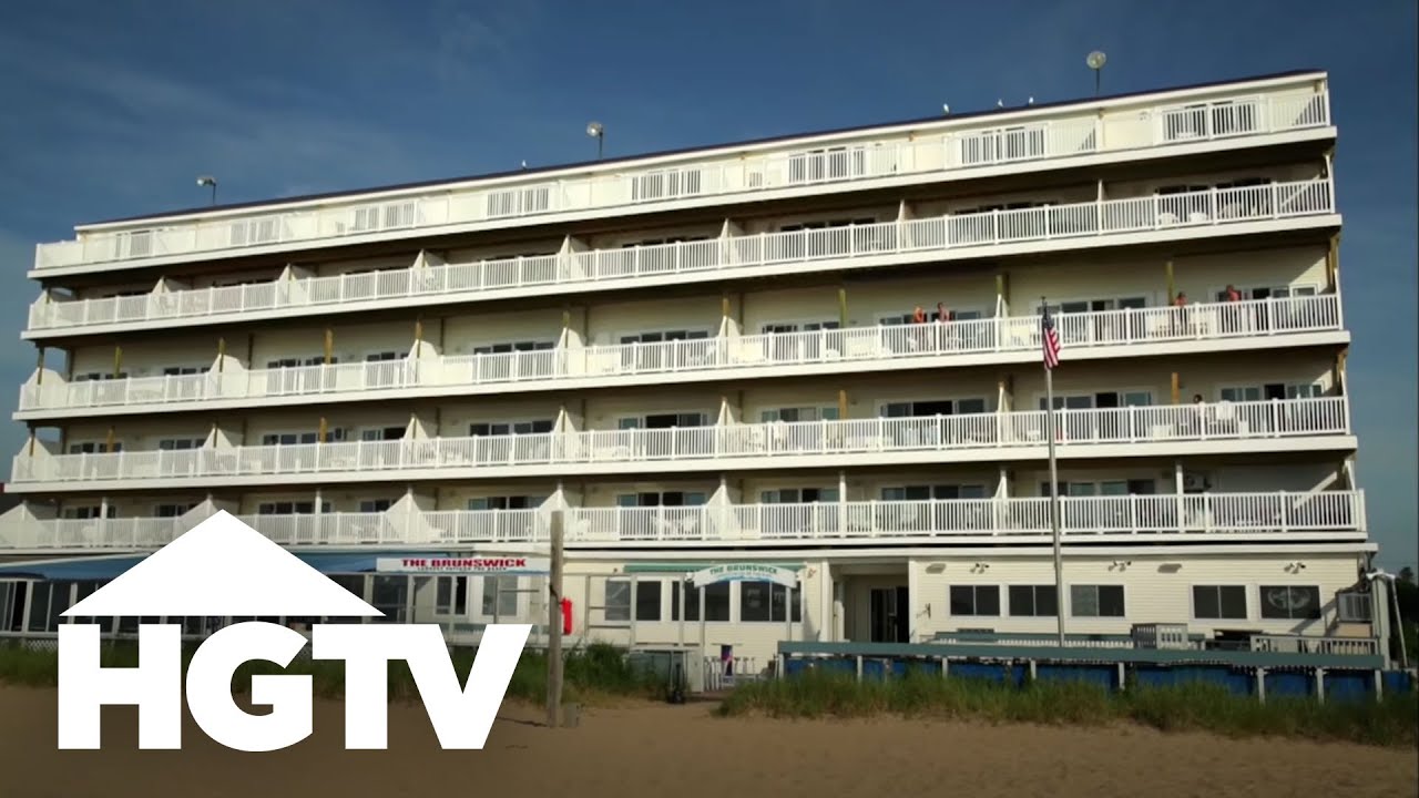 Old Orchard Beach | Beachfront Bargain Hunt | HGTV