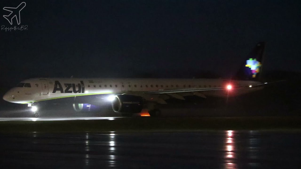 Pouso do Embraer E2 da Azul Linhas A&eacute;reas na chuva em Navegantes - SC