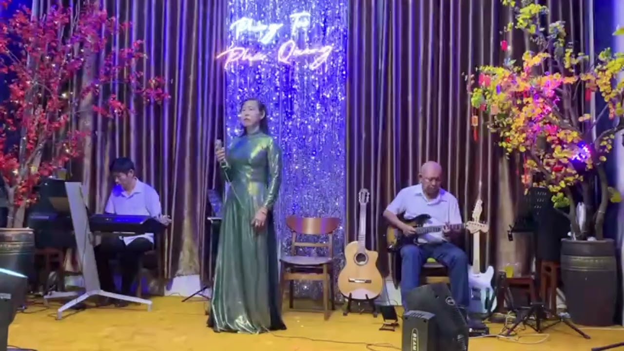 Vùng Lá Me Bay -- Ngô Nhung 