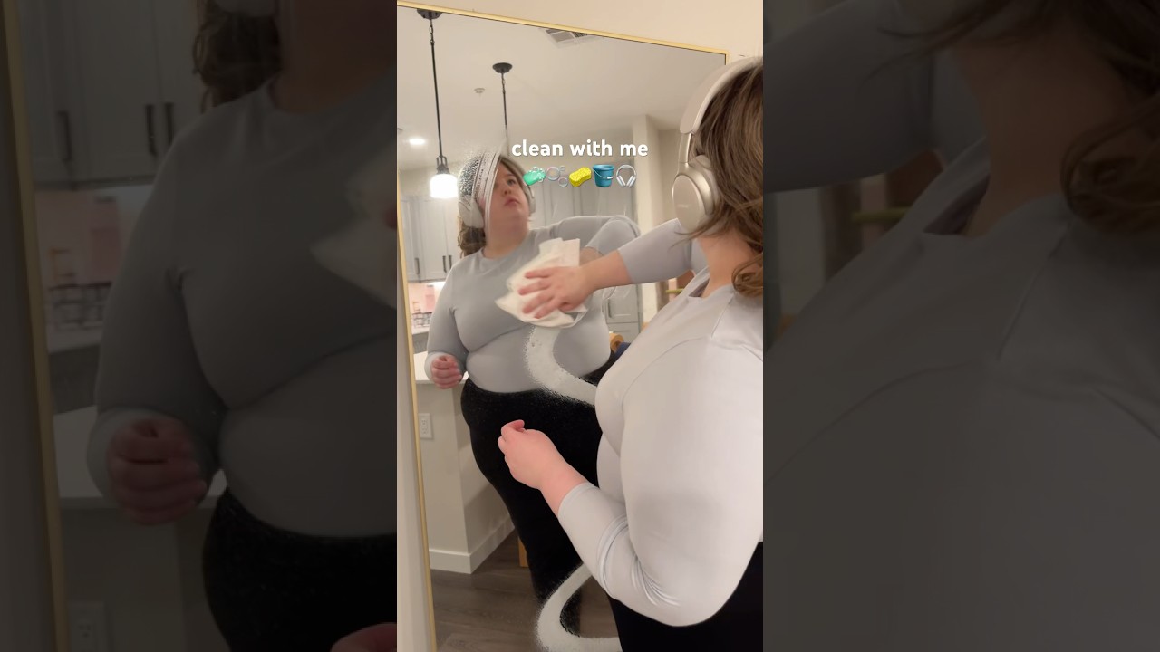 clean my very messy kitchen with me 🧼🎧 #cleanwithme #deepclean #messykitchen #cleaningmotivation