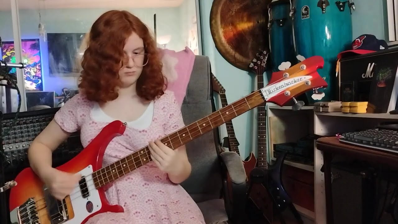 Steppin' Out short/Crazy Joe Jackson keyboard bass played on bass guitar by Cara