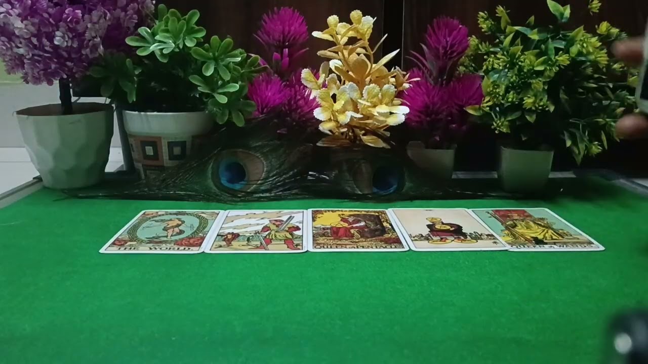 Aapke person k true emotions jo chupate h.#tarotreadinginhindi #timeless collective.