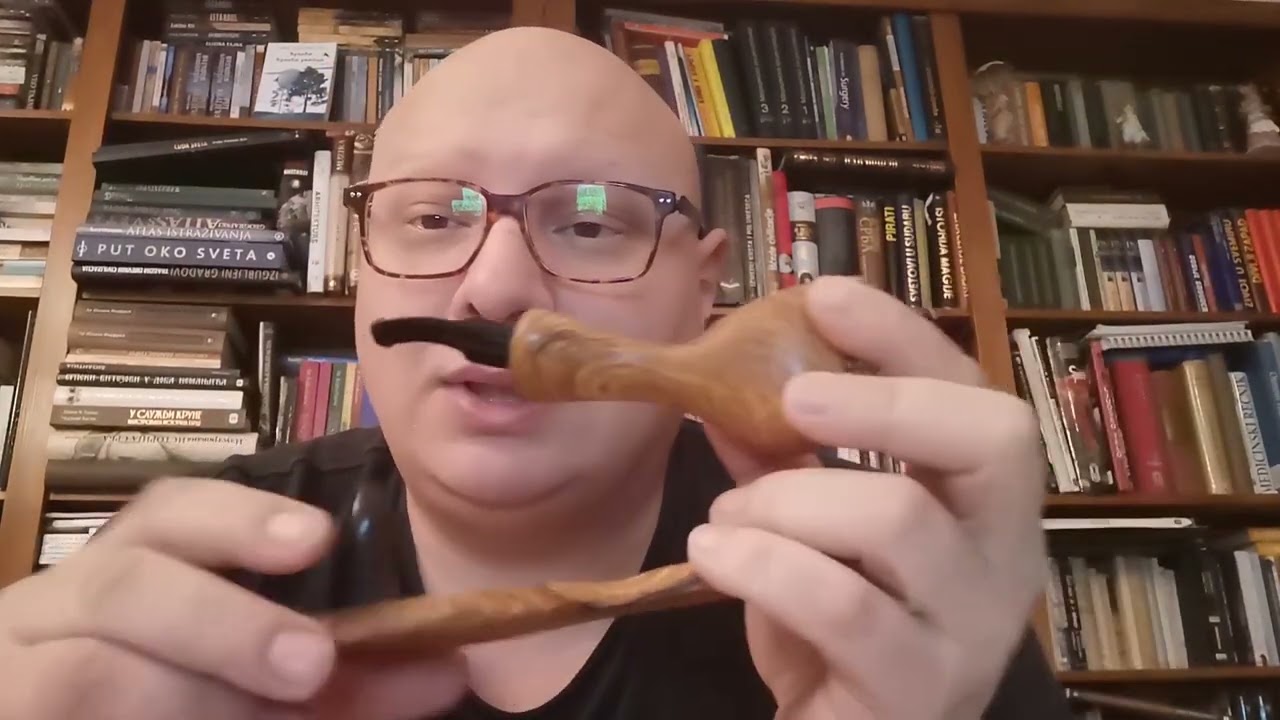 Prelepa lula od masline, rad Ivana Tomića-Horla Pipes. Recenzija dr Narića