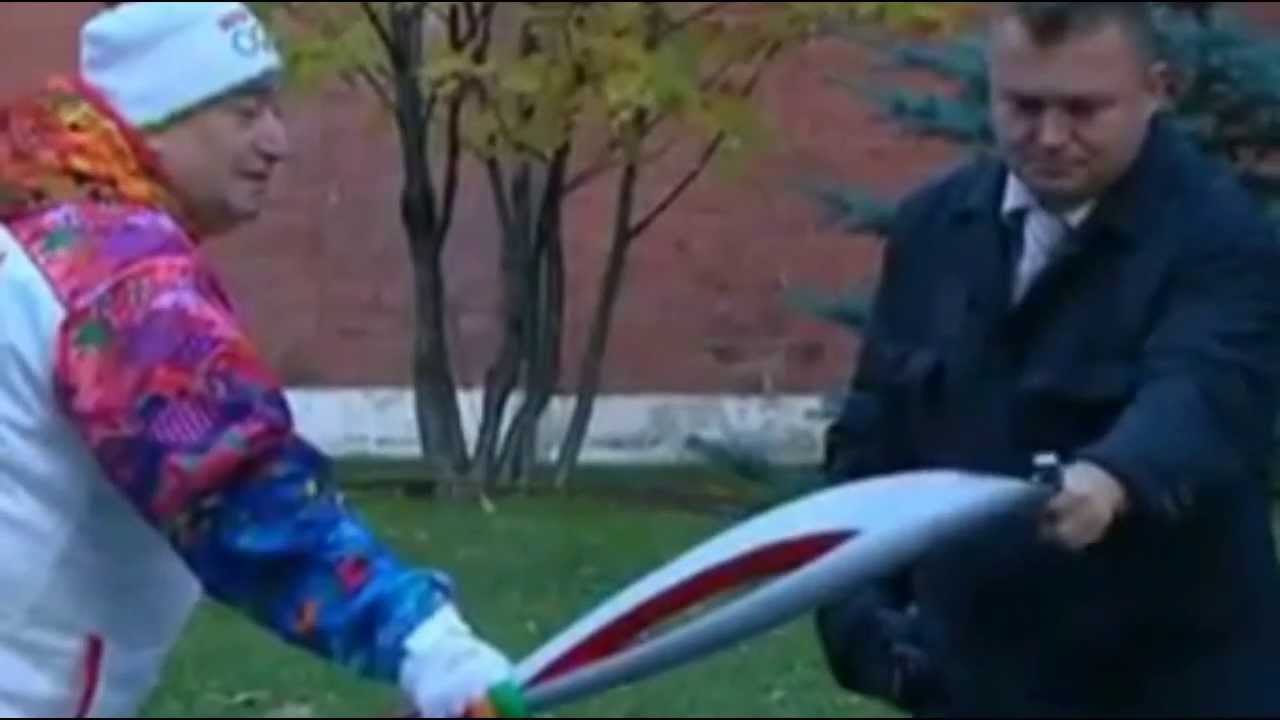 Olympic flame extinguished in Moscow - Epic Olympic Fail