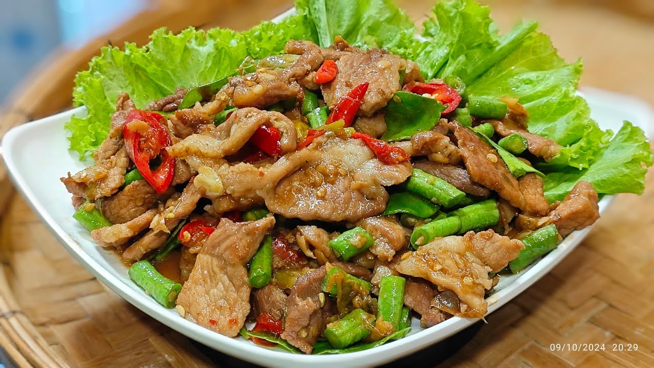 របៀបធ្វើសាច់ជ្រូកឆាកាពិ ឆ្ងាញ់ប្លែកមាត់ ម្ហូបខ្មែរកែច្នៃ Delicious food channel