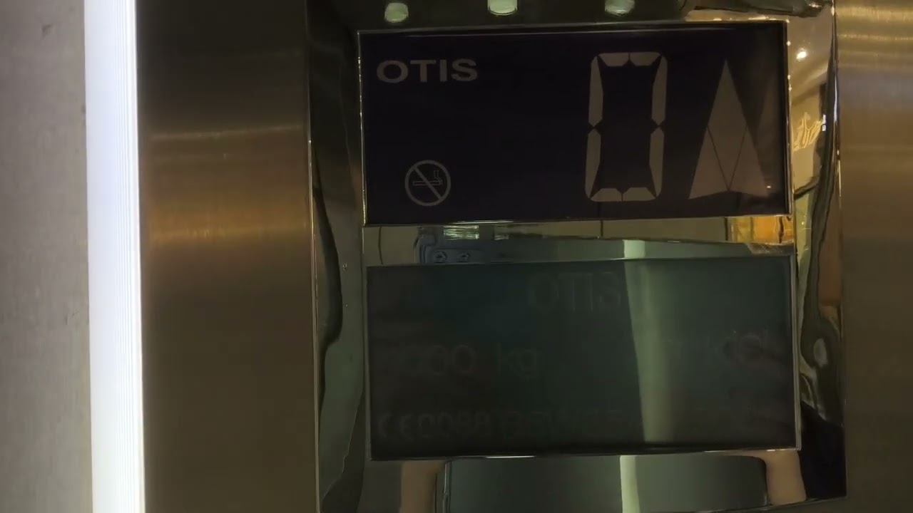 Busy 2001 OTIS Elevators @ Armada Shopping Center, Ankara, Turkey (1/6) #otis #elevator #lift