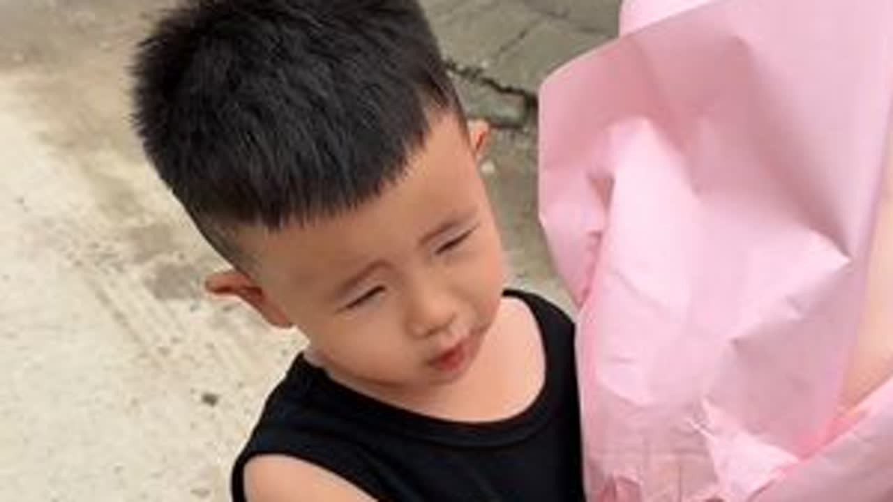 路虎日常混饭！哈哈！看出来了路虎这就是个小暖男！