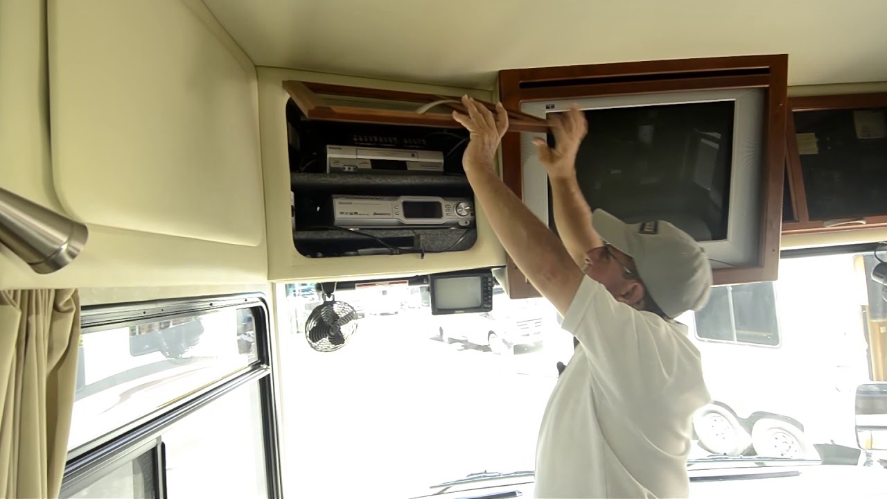The RV Corral 2005 Fleetwood Providence Stock # UA1466